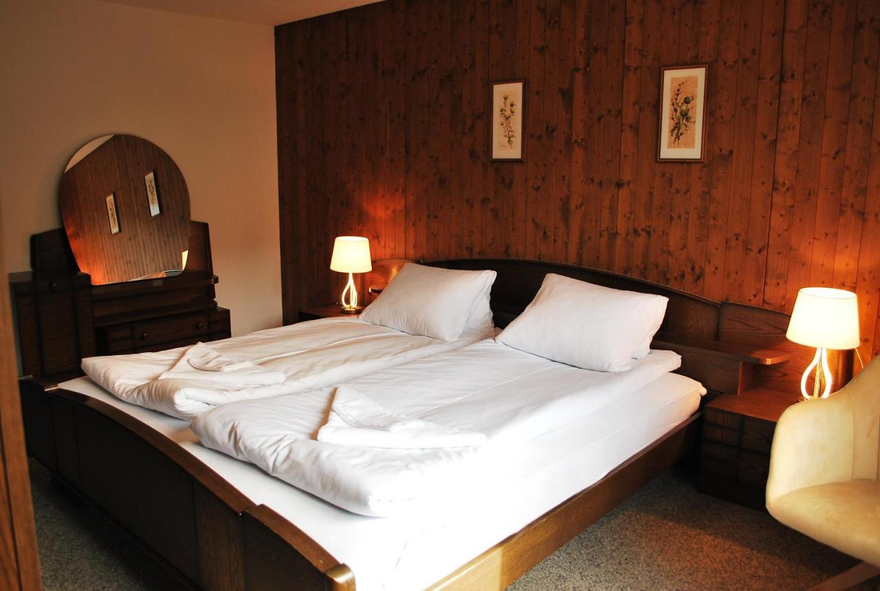 Rooms With Private Bathrooms Saas im Prattigau Екстериор снимка