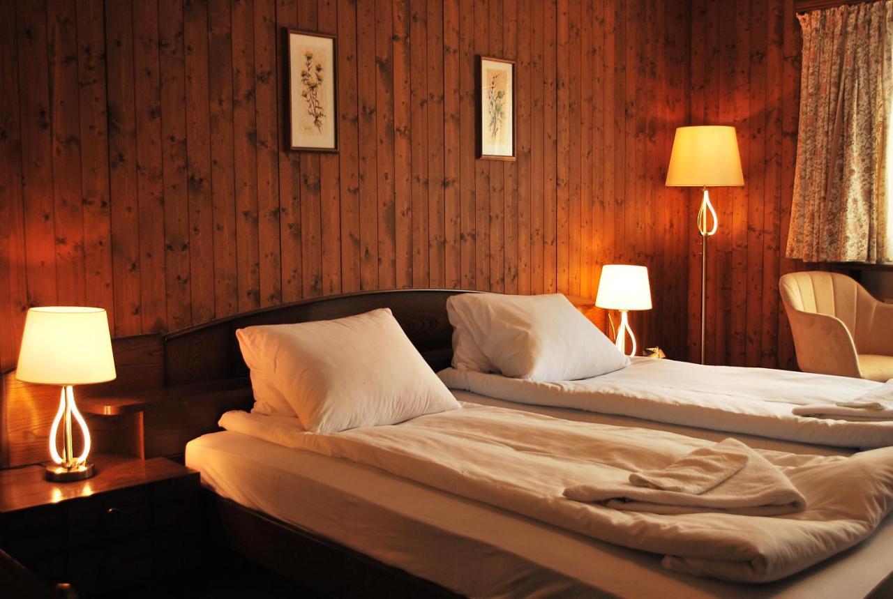 Rooms With Private Bathrooms Saas im Prattigau Екстериор снимка