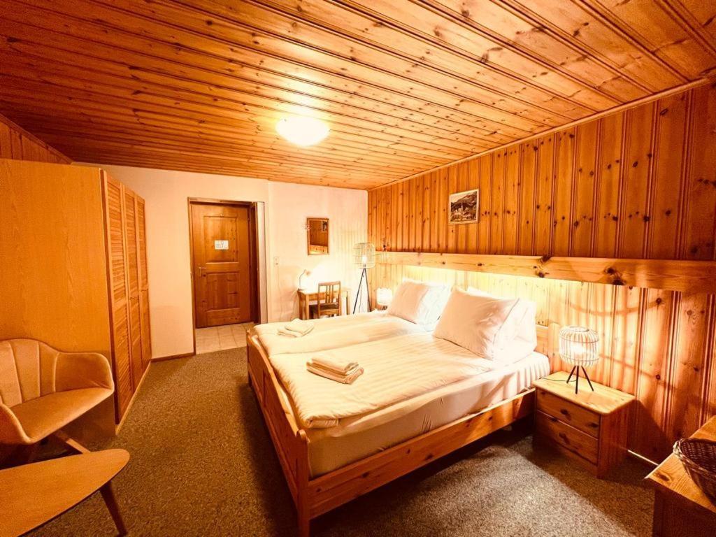 Rooms With Private Bathrooms Saas im Prattigau Екстериор снимка