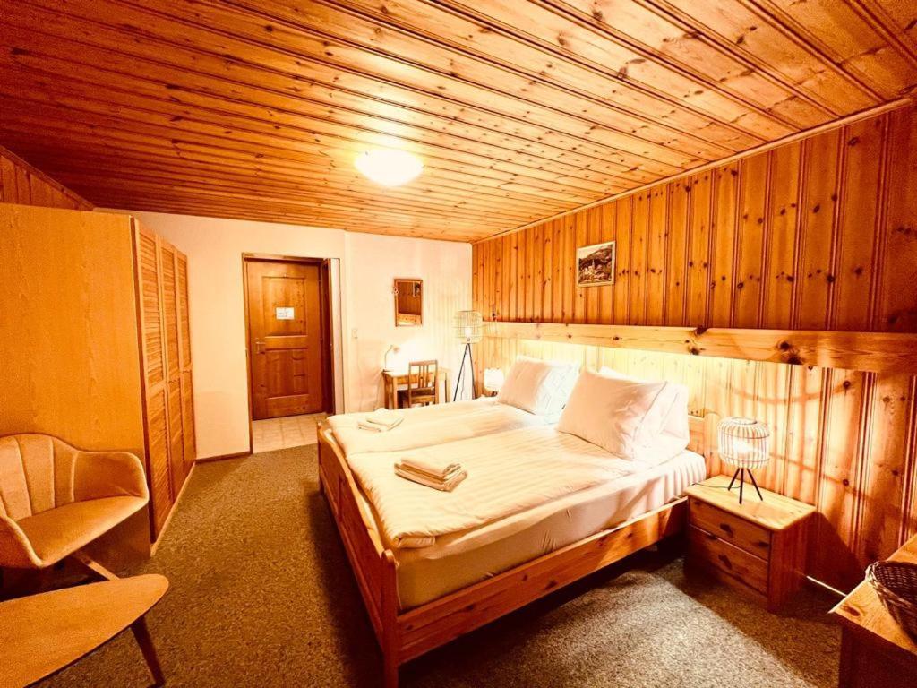 Rooms With Private Bathrooms Saas im Prattigau Екстериор снимка